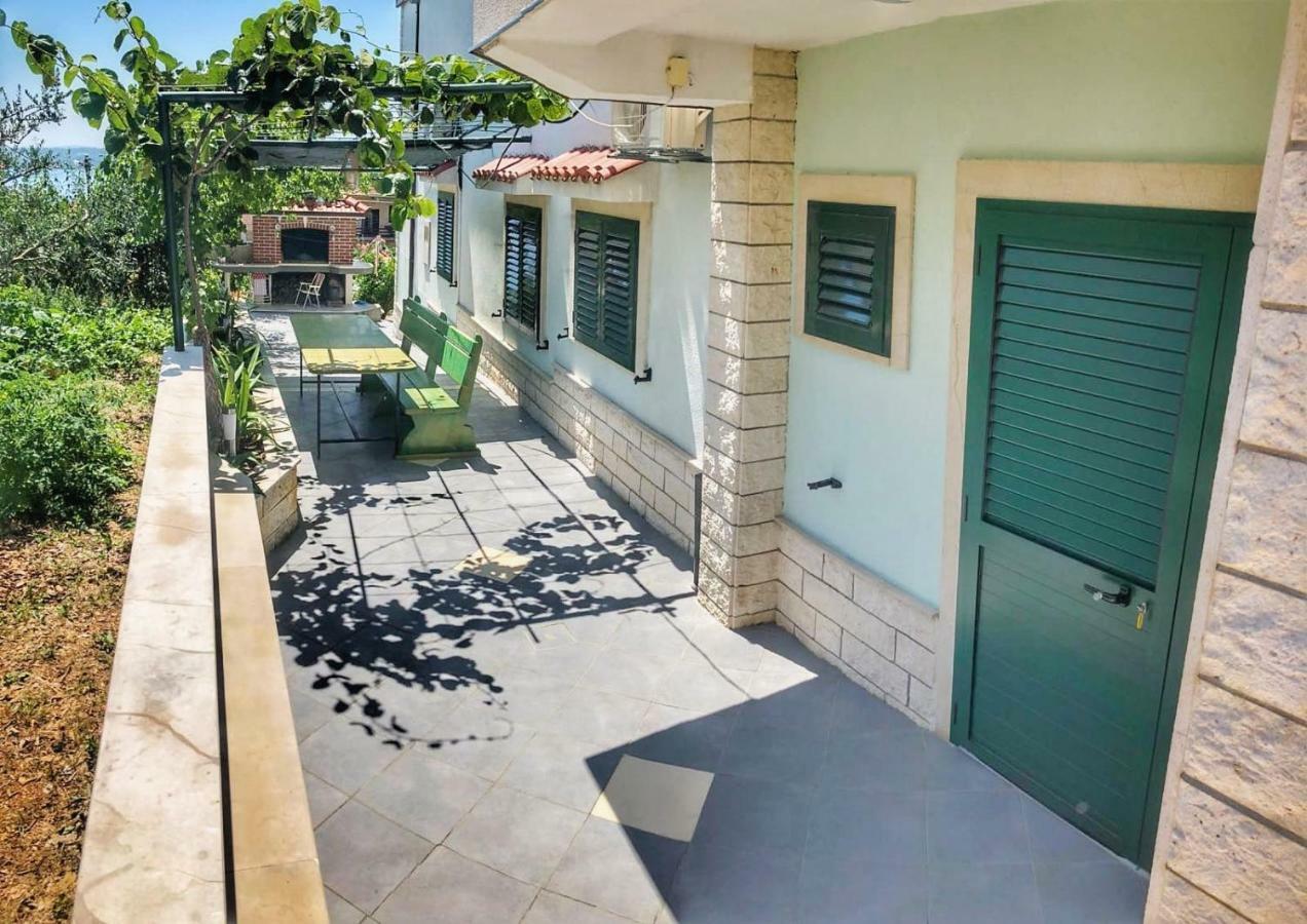 Studio Apartman Noa Trogir Exterior photo